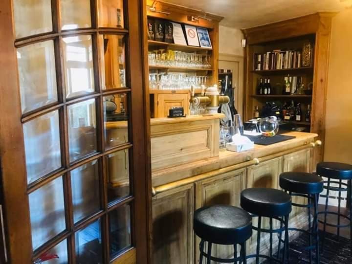 Hotel Aux Berges de Sambre à Aulnoye-Aymeries Extérieur photo