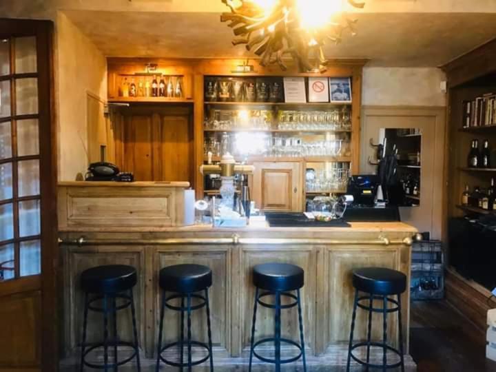 Hotel Aux Berges de Sambre à Aulnoye-Aymeries Extérieur photo